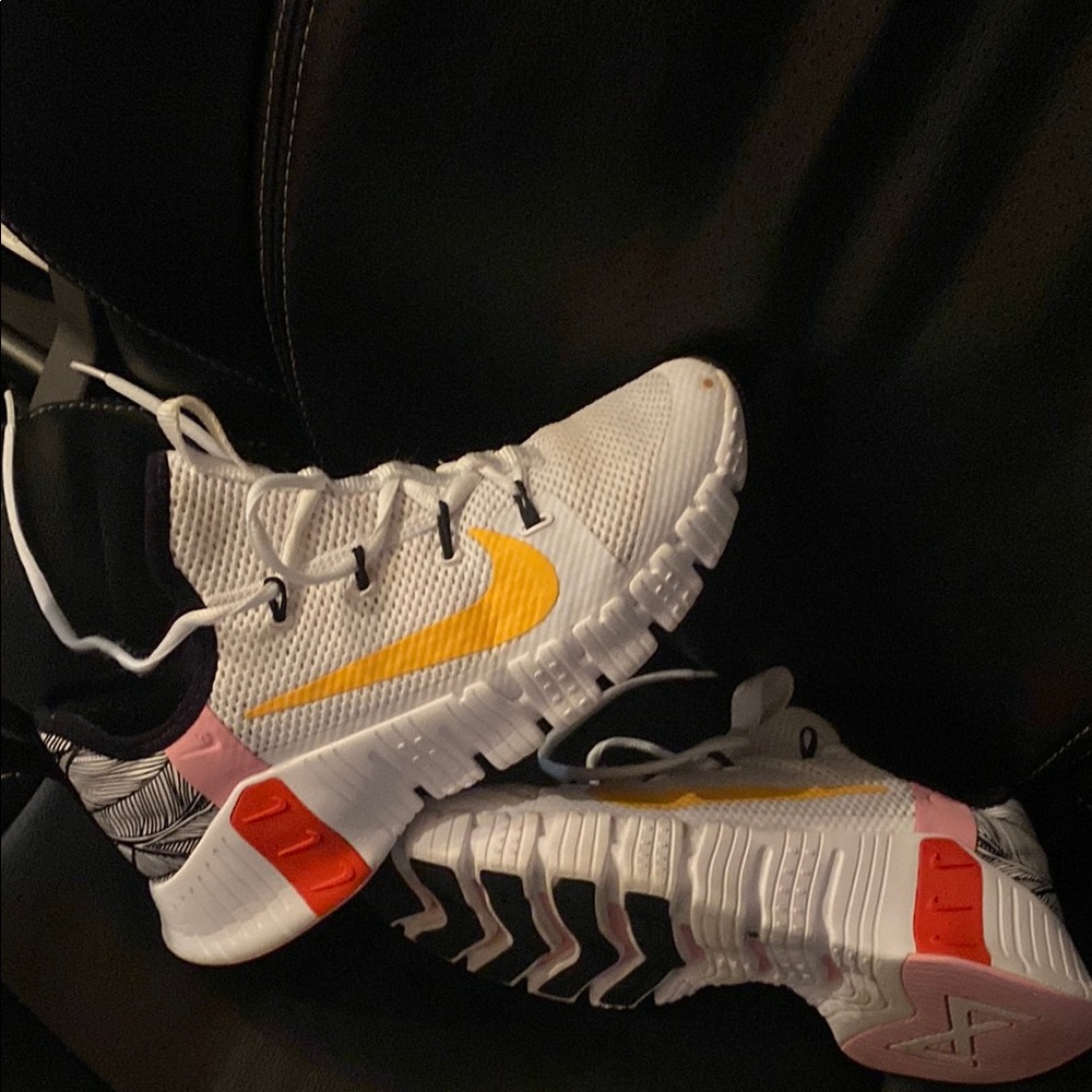 Nike White and Orange METCON Sneakers with Chunky Silhouette BX1